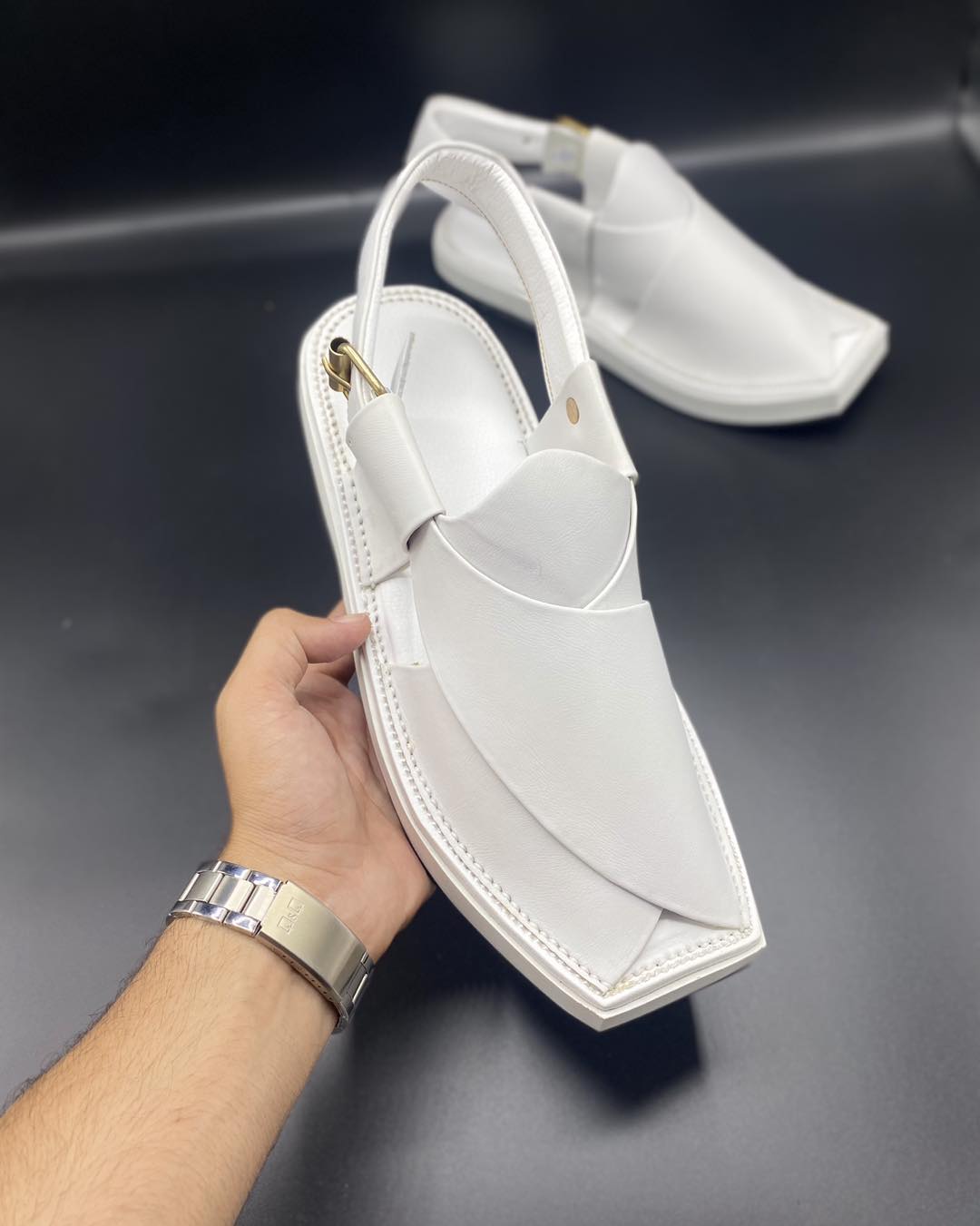 KAPTAAN WHITE EGALE
